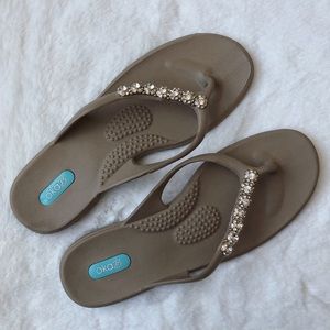 OKA b. Sandals M/L